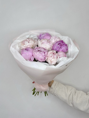 Моно букет из пионов